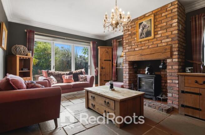 4 bed Semi-Detached for sale Image 11