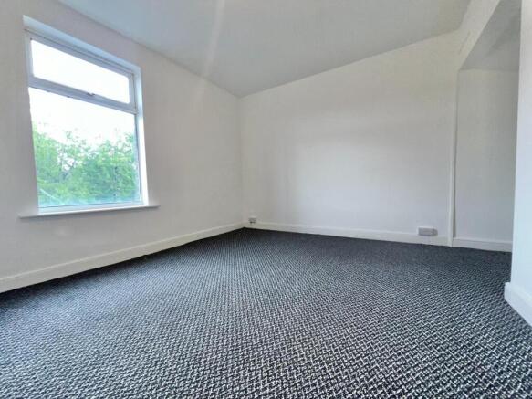3 bed Terraced to rent Image 7