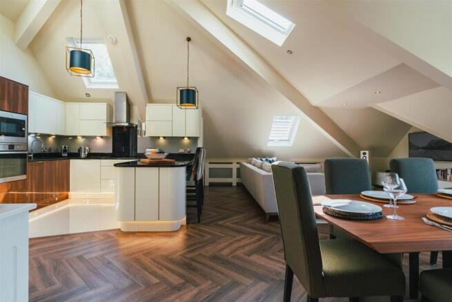 3 bed Apartment for sale Image 11