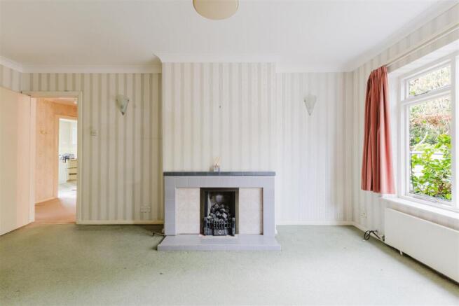 Living Room 2.jpg