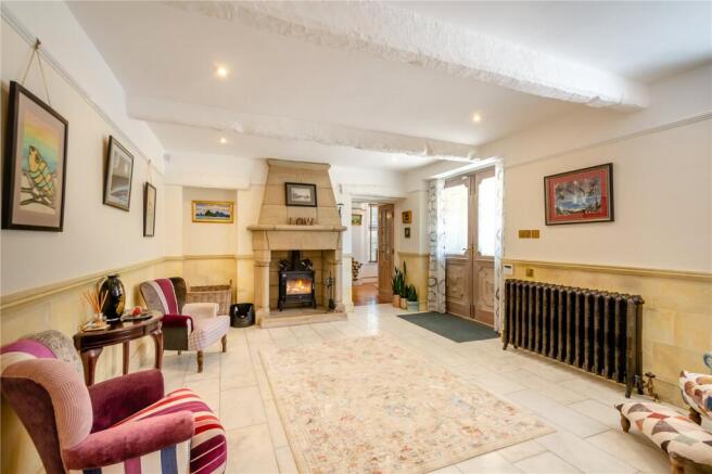 5 bed Detached for sale Image 4
