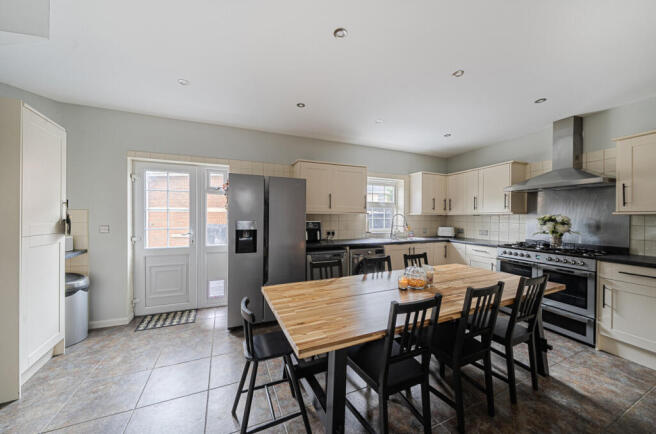 1373330-6-6903694...