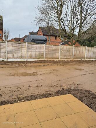 3 bed Semi-Detached to rent Image 5