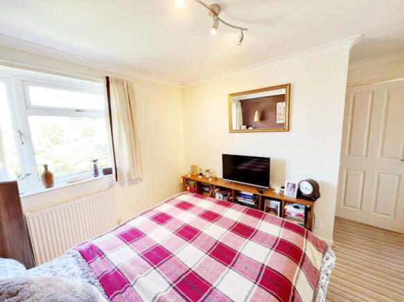 Bedroom 2 pic 2.jpg