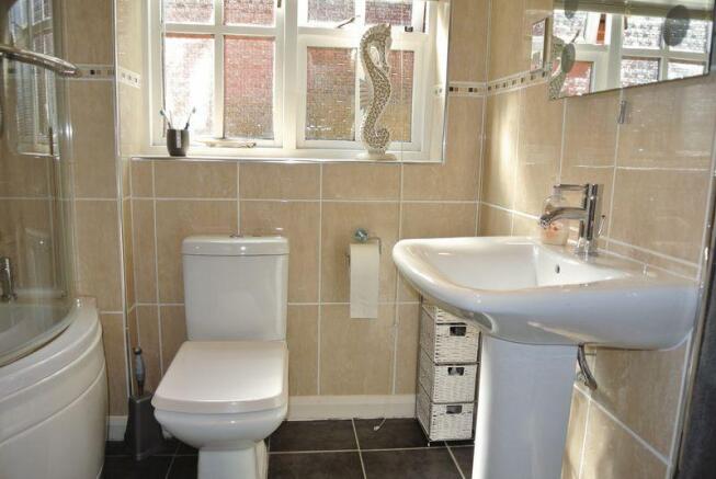 Bathroom aspect 2