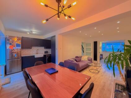 Lawrence Avenue, Stevenage, Hertfordshire, SG1