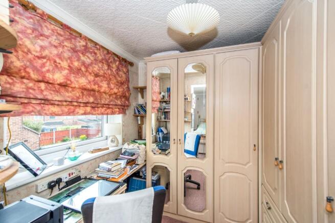 Dressing/
Study Room