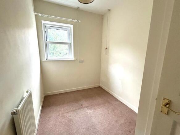 2 bed Flat for sale Image 7