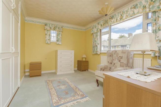 flat-courtlands-crescent-banstead-118.jpg