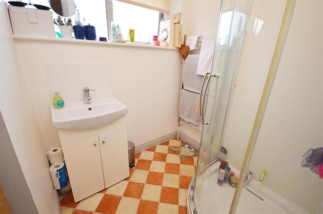 Shower Room.JPG