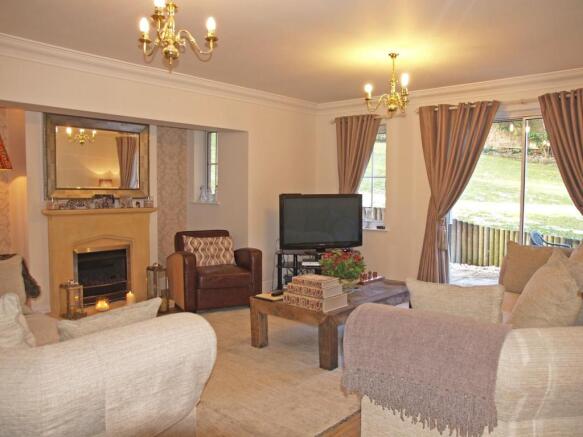 6 The Badgers, lounge 1 new.jpg