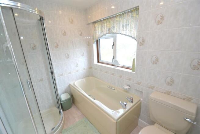 Family Bathroom.JPG