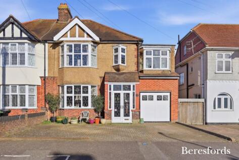 Melstock Avenue, Upminster, RM14