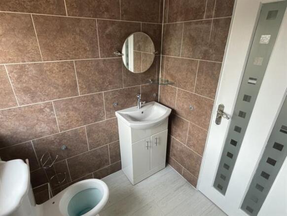 3 bed Terraced to rent Image 12