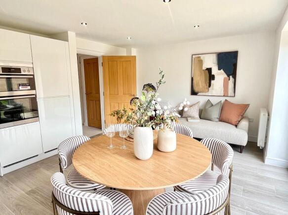 4 bed Detached for sale Image 5
