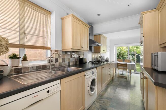 Howard Road, Wokingham photo 4