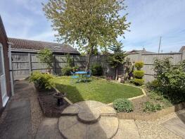 9, Bramble Close, Leicester LE3 8JN