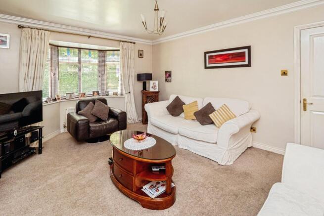 4 bed Detached for sale Image 10