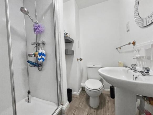 Ensuite.jpeg