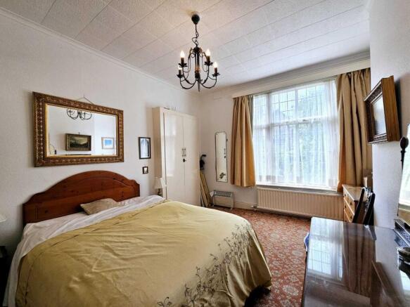 2 bed Flat for sale Image 8