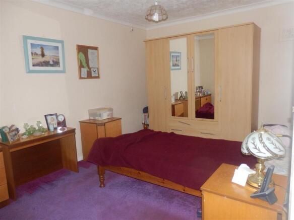 Bedroom 1https://log