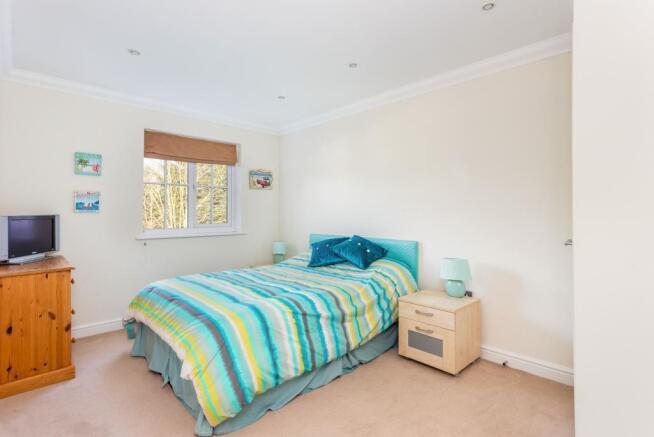 Bed 2.jpg