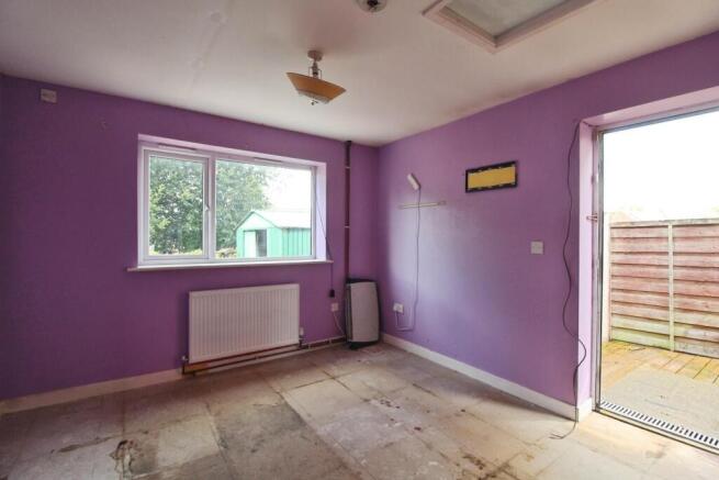 4 bed House for sale Image 6