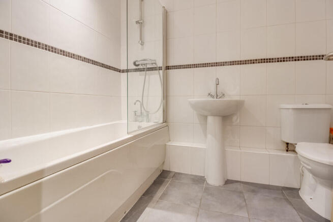 2 bed Apartment for sale Image 5