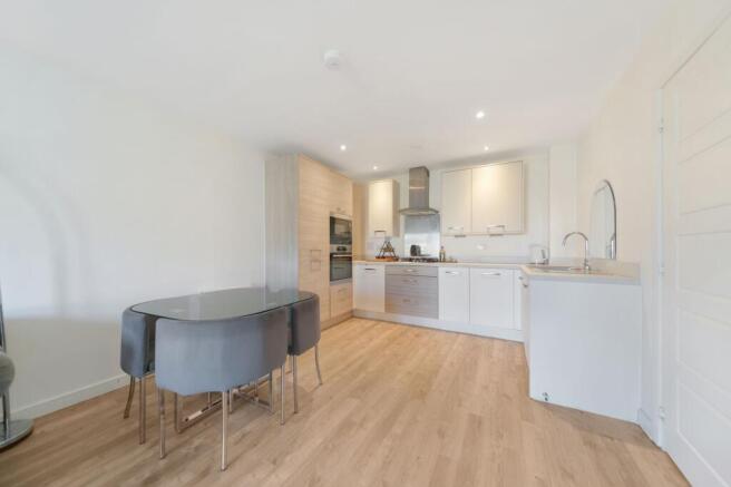 8 Redgrove House, Kitchen
