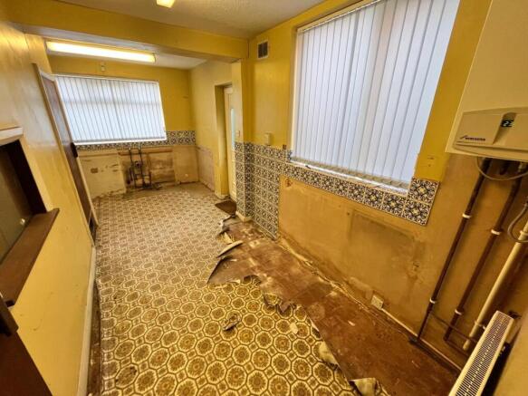 3 bed Semi-Detached for sale Image 4