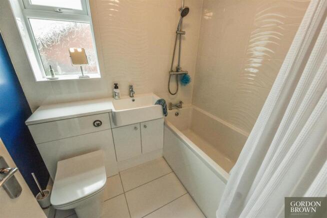 BATHROOM/WC