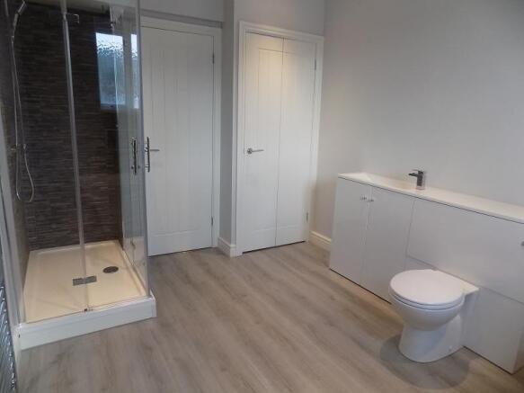 1st Floor Bathroom