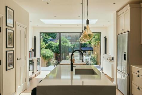 Riverview Grove, Chiswick, W4