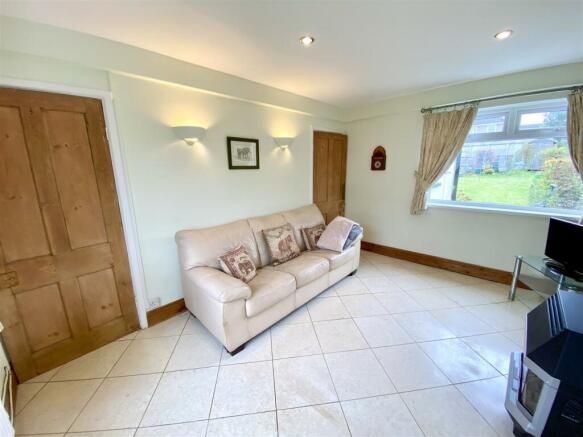 SITTING ROOM