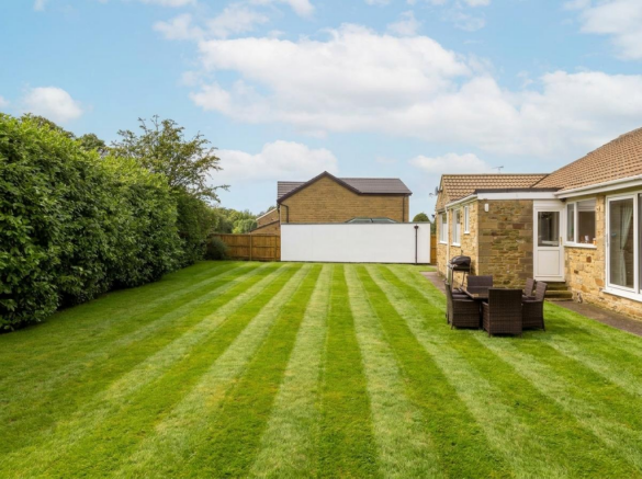 4 bed Detached for sale Image 2