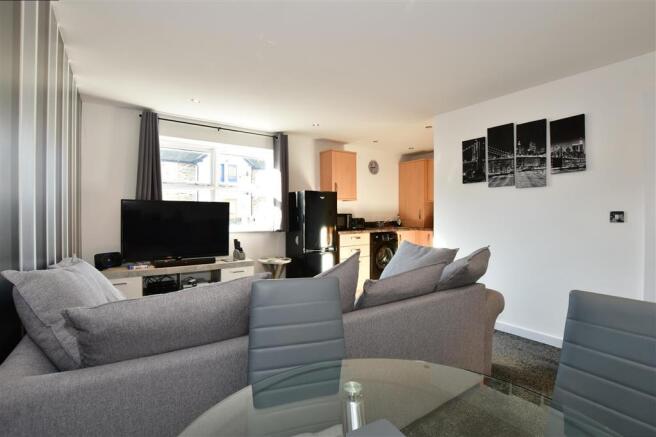 Lounge/Kitchen