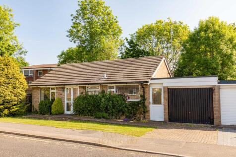 Longbridge Road, Horley, RH6