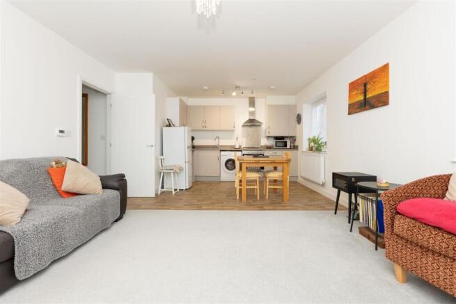 Lounge/Kitchen