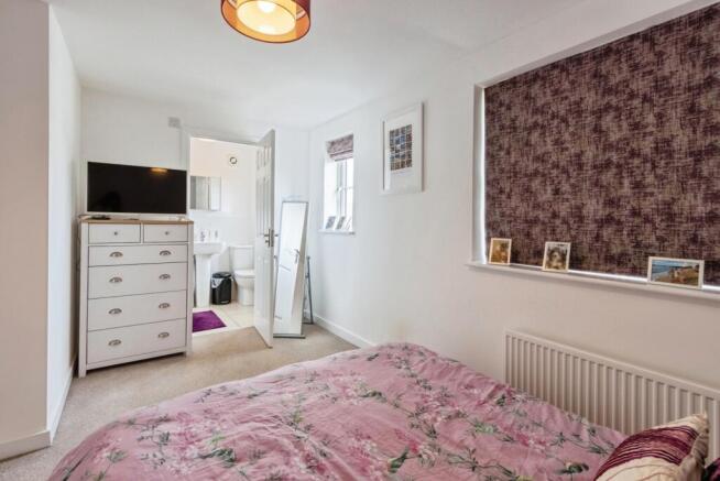 3 bed Detached for sale Image 11