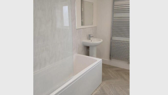 3 bed Semi-Detached for sale Image 3