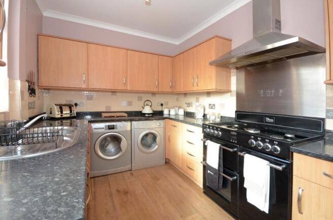 1 bed House Share to rent Image 5