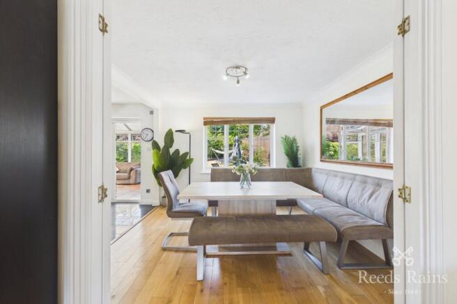 4 bed Detached for sale Image 6