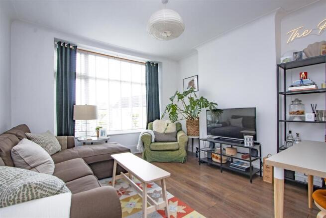 10a Delamere Road SW20 reception.jpg