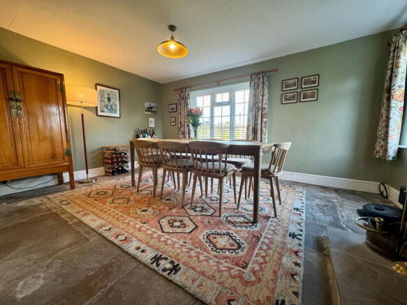4 bed Detached for sale Image 6