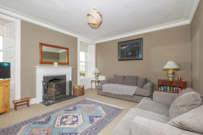Lounge or Bedroom4