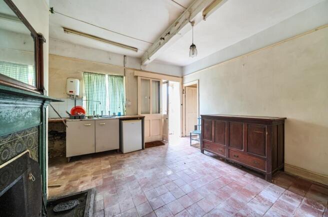 1381499-21-692062d1380d5