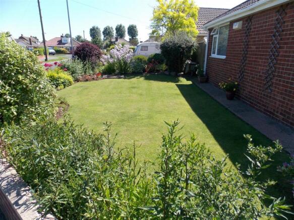 GARDEN EXTRA PHOTO