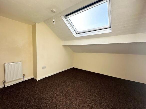 4 bed Terraced to rent Image 8