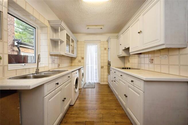 Baker Street, Luton, Bedfordshire, LU1 photo 3