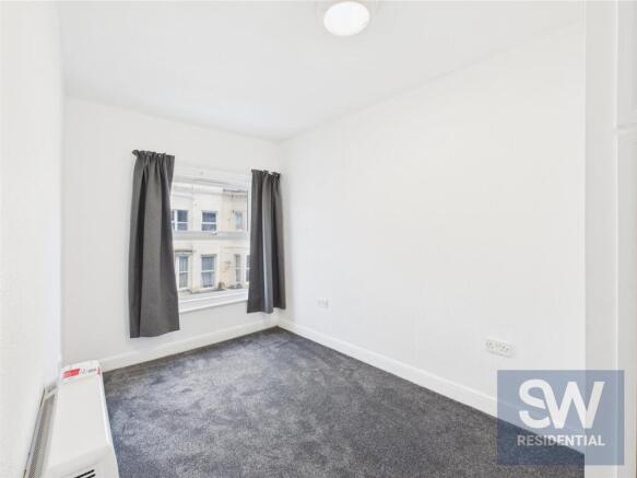 1 bed Apartment to rent Image 4